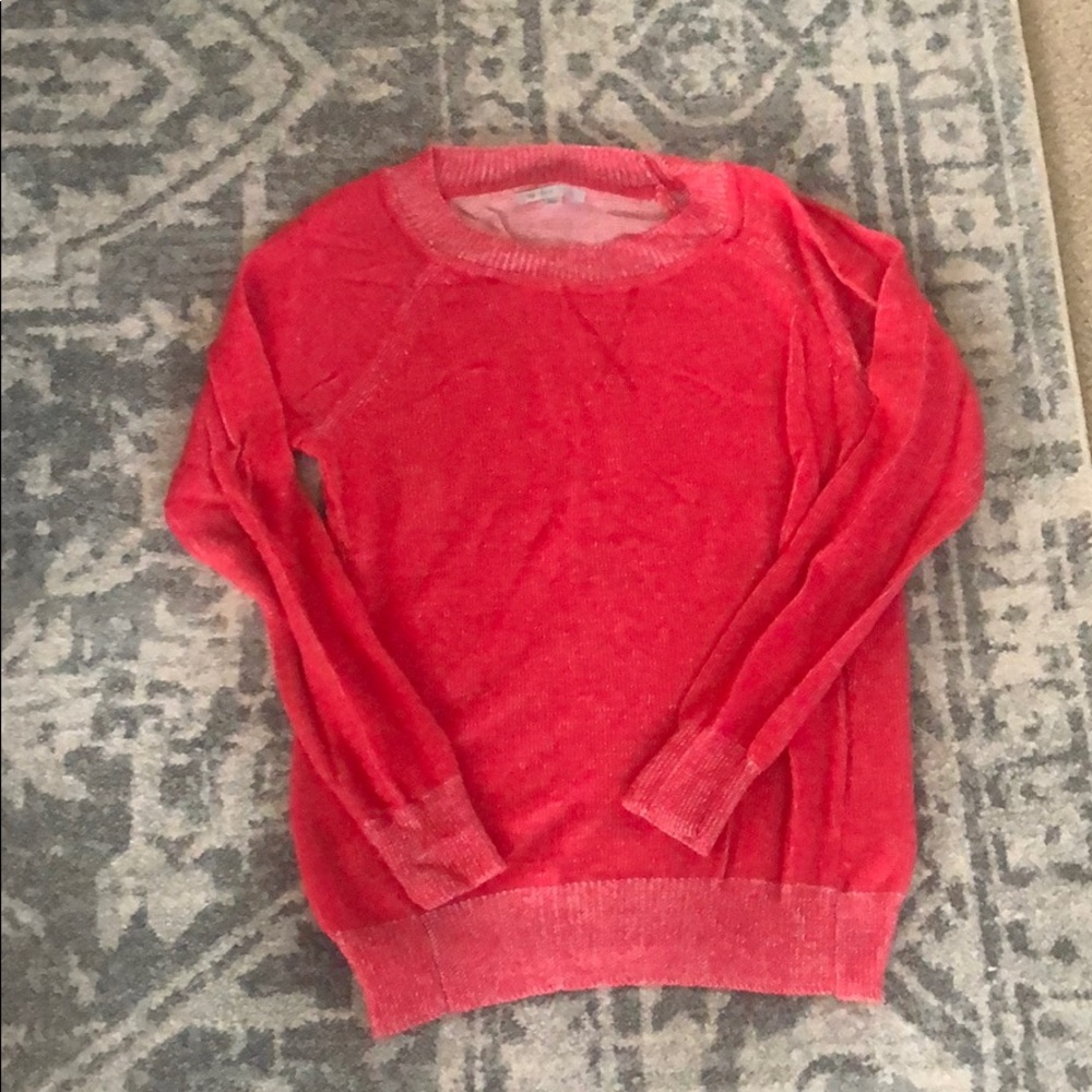 Red gap sweater size M
